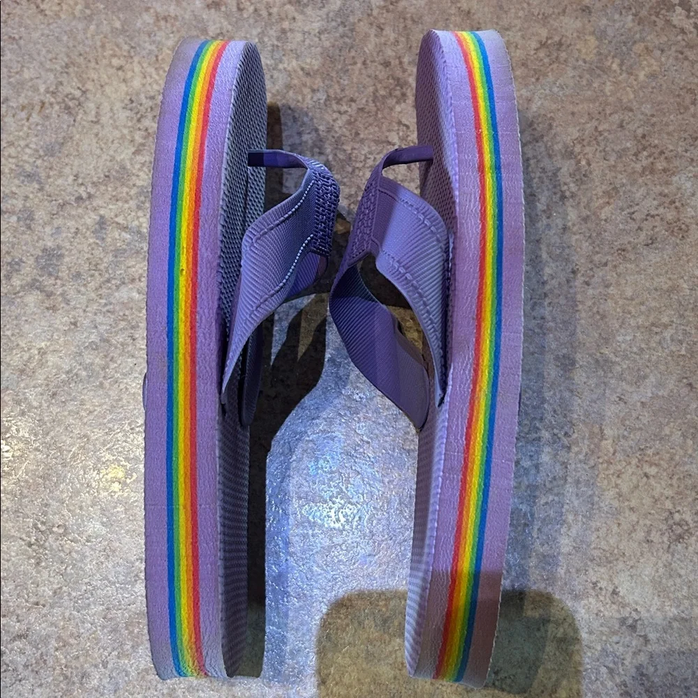 Retro style rainbow sole 🌈 foam flip flops 70’s-80’s look